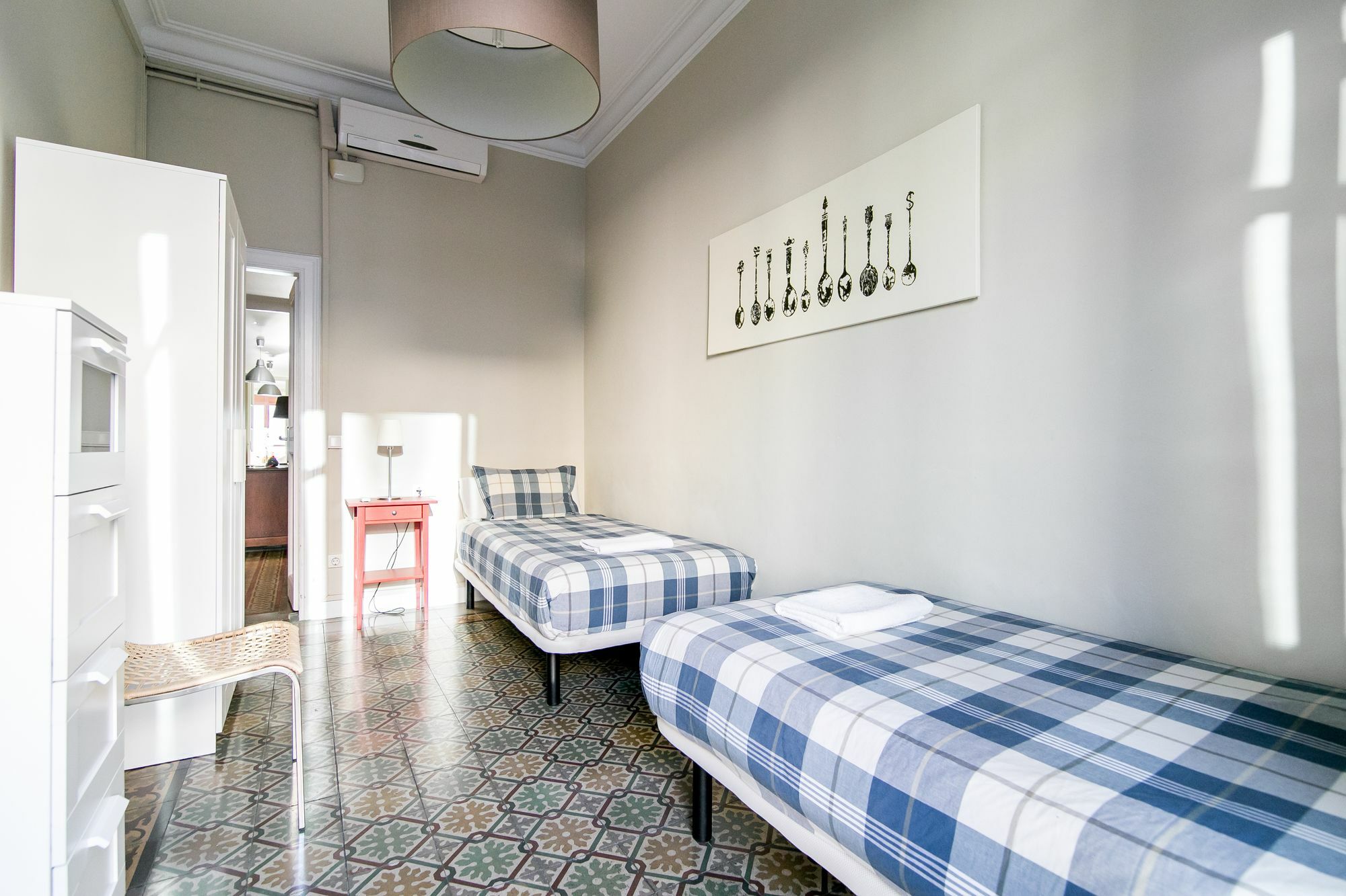 Placa Universitat Appartement